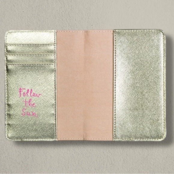 LILY PULITZER OCEAN JEWELS PASSPORT COVER - Picture 2 of 2